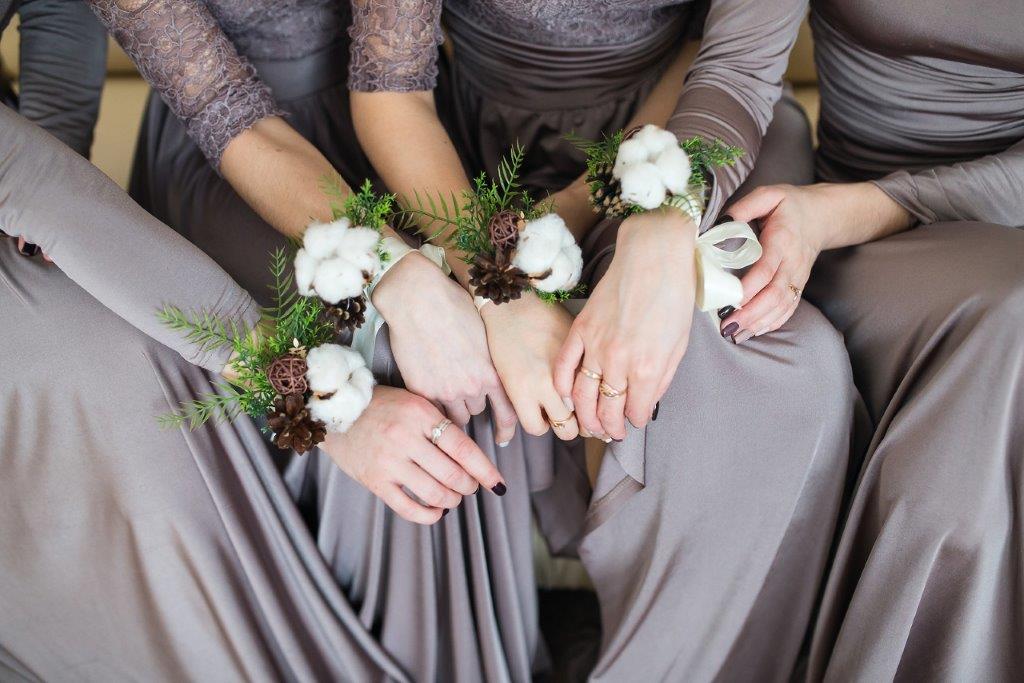 Bridesmaids-flowers